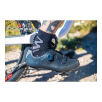 CALCET�N NORTHWAVE EXTREME AIR MID NEGRO-GRIS