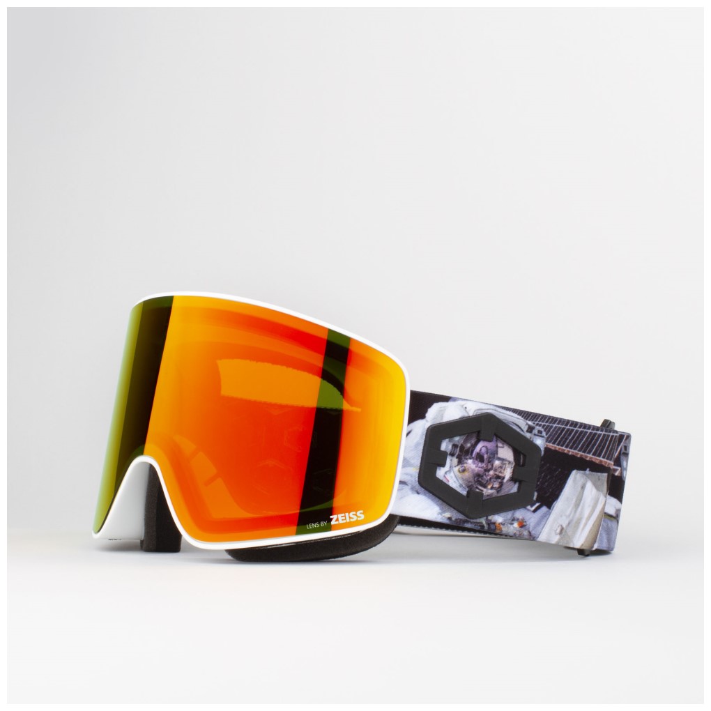 M�scara Esqu� Out Of Void Astronaut Red MCI