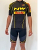 Maillot m/c Performance con Bolsillo. Cremallera Total